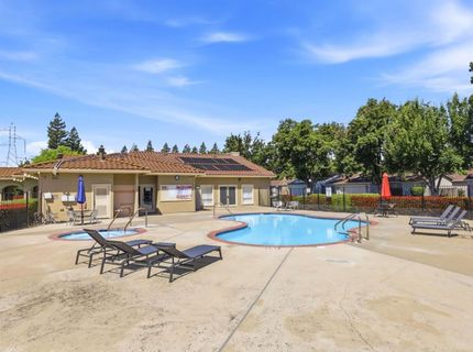 7526 Sunfaire Ln, Sacramento, CA 95828 Photo