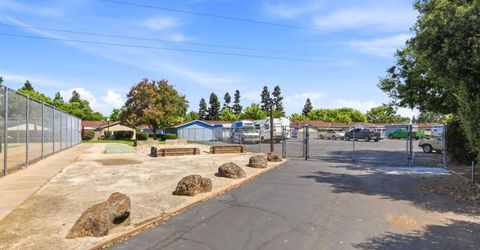7526 Sunfaire Ln, Sacramento, CA 95828 Photo