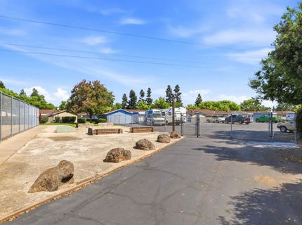 7526 Sunfaire Ln, Sacramento, CA 95828 Photo