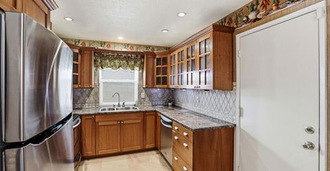 7526 Sunfaire Ln, Sacramento, CA 95828 Photo