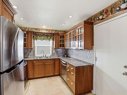 7526 Sunfaire Ln, Sacramento, CA 95828 Photo