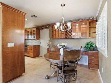 7526 Sunfaire Ln, Sacramento, CA 95828 Photo