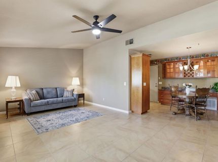 7526 Sunfaire Ln, Sacramento, CA 95828 Photo