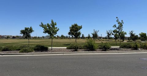 4351 Shingle Oak Ln, Sacramento, CA 95834 Photo