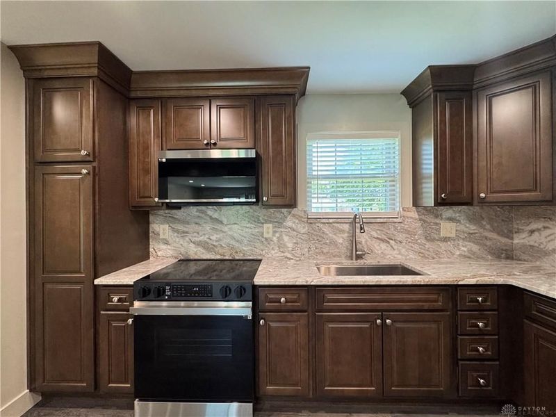 1244 Robbins Run Court, Centerville, OH 45458 Photo 4