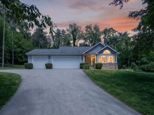 7655 Riverside Road, Brooklyn, MI 49230