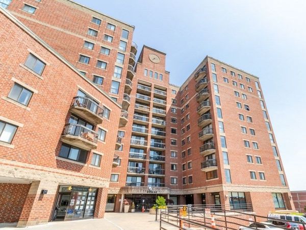 15 N Beacon St, Unit 516, Boston, MA 02134