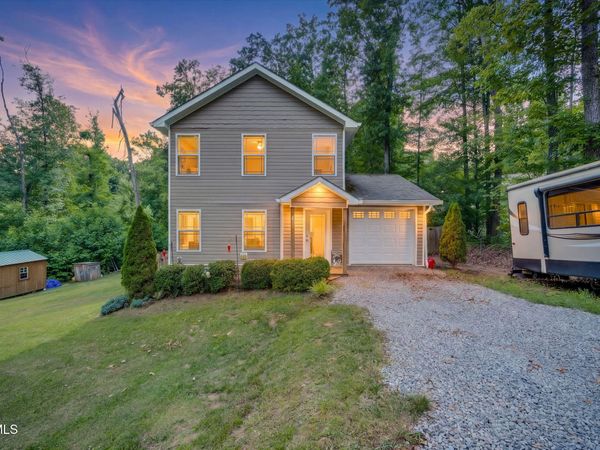 236 Allenwood Drive, Surgoinsville, TN 37873