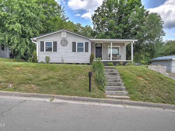 918 South Cedar Avenue, Elizabethton, TN 37643