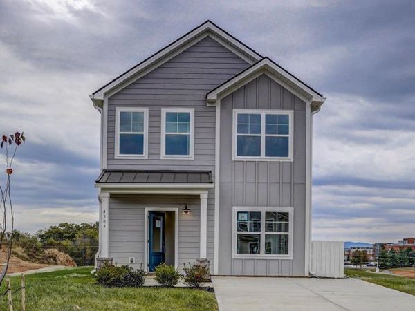 4309 Gambrel Oaks Street, Blountville, TN 37617
