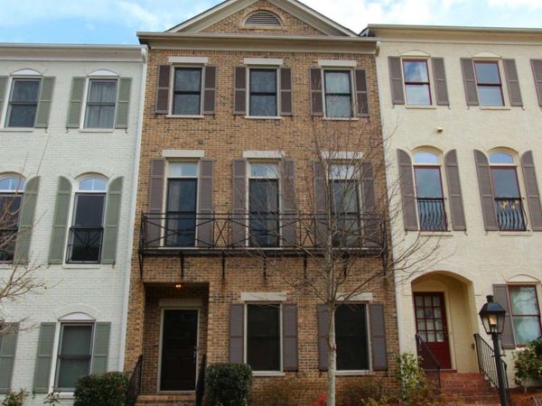 160 W Ridge Way, Roswell, GA 30076
