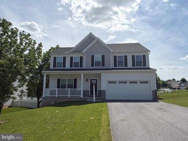 160 PAYNE DRIVE, MOUNT WOLF, PA 17347