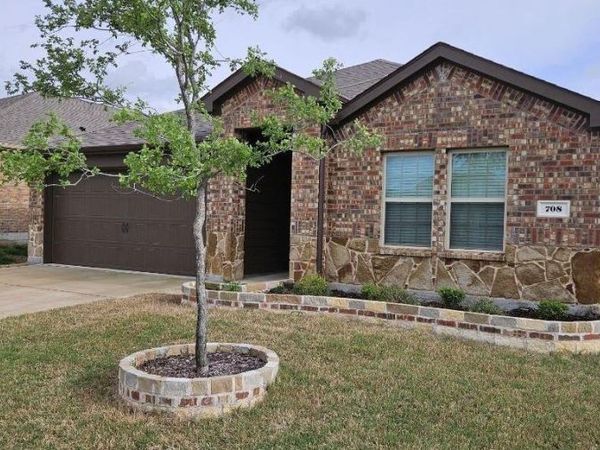 708 English Drive , Aubrey, TX 76227