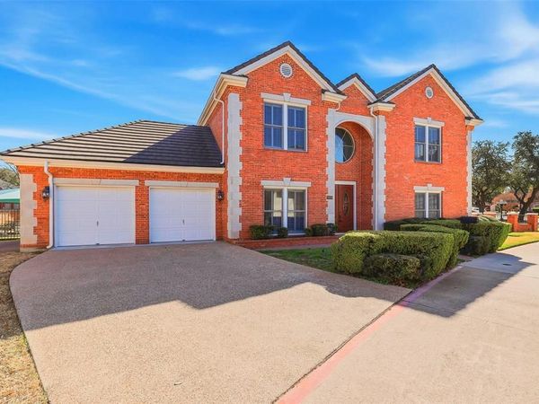 5949 River Bend Drive, Benbrook, TX 76132