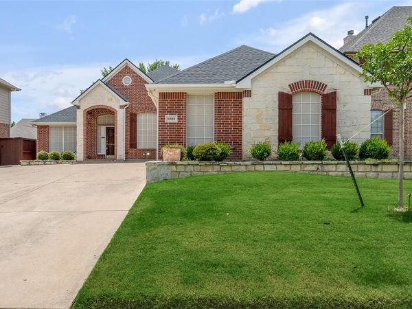 6849 Shoreway Drive, Grand Prairie, TX 75054