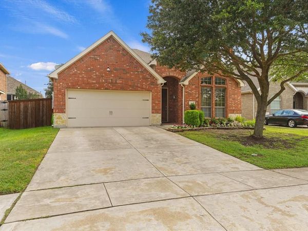 320 Gotland Drive, Grand Prairie, TX 75052