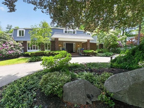 1 Grist Mill Lane, Hingham, MA 02043