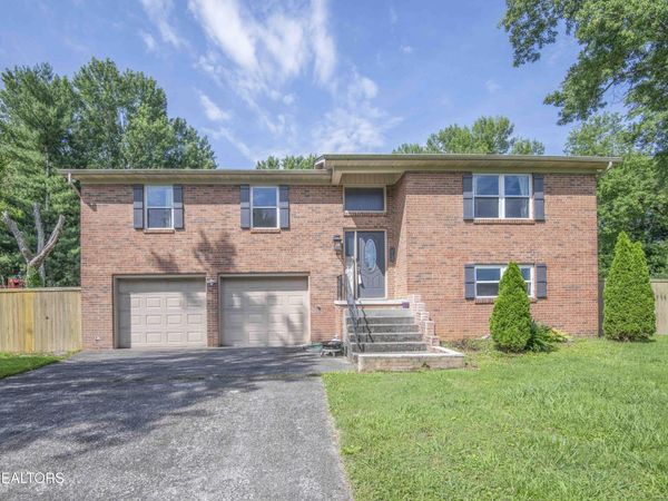 214 Luther Jackson Drive, Maryville, TN 37804