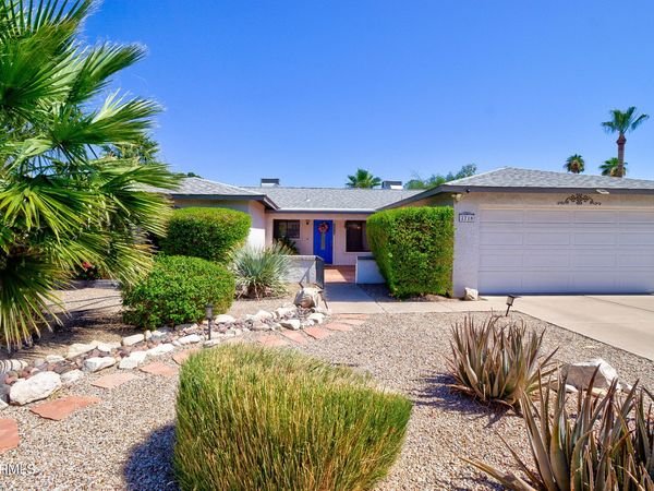 2718 W MESETO Circle, Mesa, AZ 85202