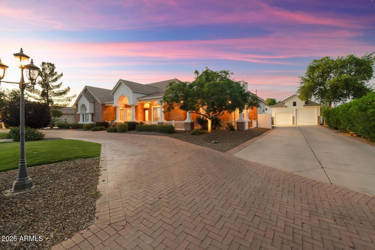 88 E TOLEDO Court, Gilbert, AZ 85295