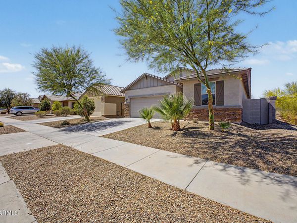 17926 W JESSIE Lane, Surprise, AZ 85387