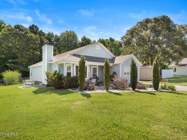 382 Riggs Road , Hubert, NC 28539