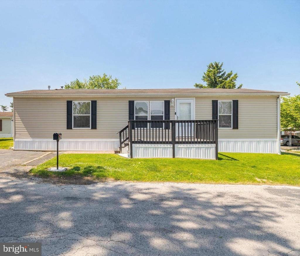 120 BRATTON DRIVE , NORRISTOWN, PA 19403