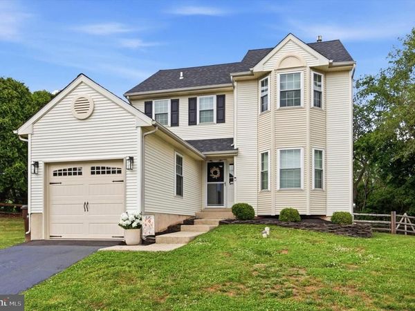 810 ELIZABETH COURT , COLLEGEVILLE, PA 19426