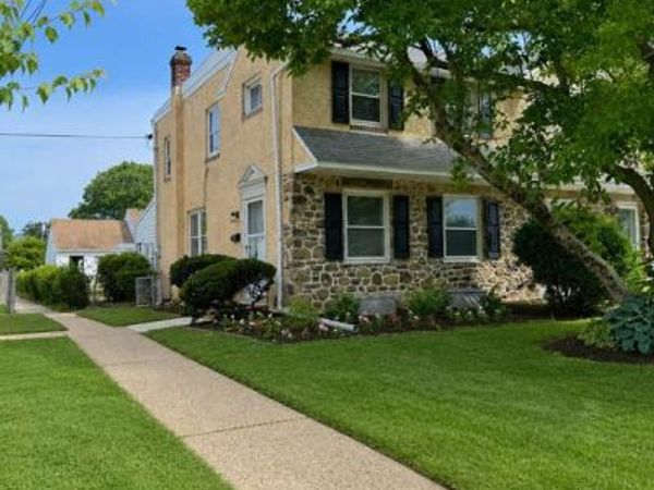 1024 W BRIDGE STREET , PHOENIXVILLE, PA 19460