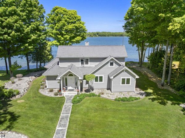 3154 Bancroft Road, Honor, MI 49640