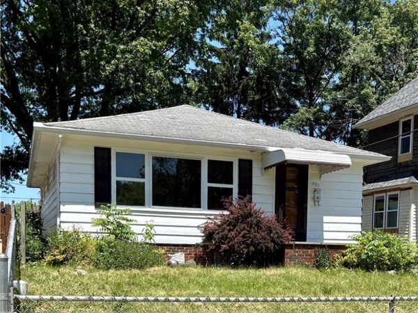 451 9th Street , Elyria, OH 44035