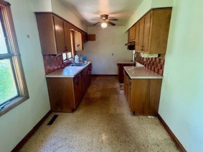 451 9th Street , Elyria, OH 44035 Photo 12