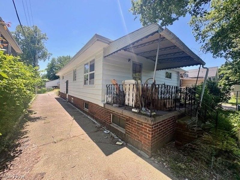 451 9th Street , Elyria, OH 44035 Photo 3