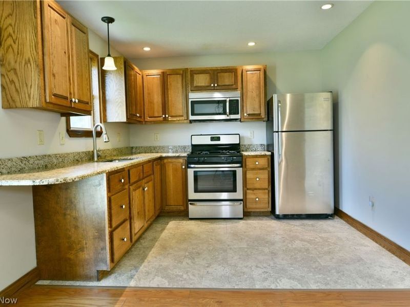 754 Warner Road , Brookfield, OH 44403 Photo 16