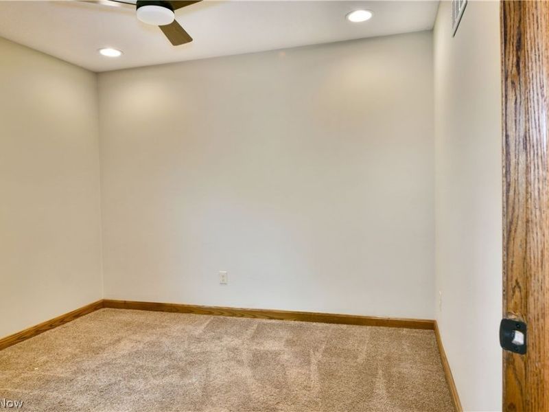 754 Warner Road , Brookfield, OH 44403 Photo 26