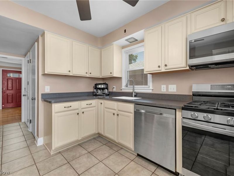 3122 Parklane Drive , Parma, OH 44134 Photo 16