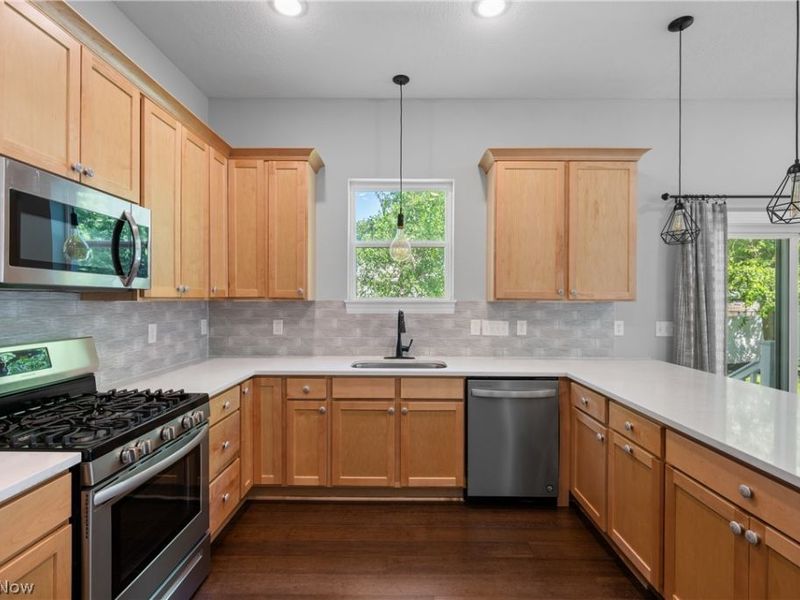 3675 Washington Park Boulevard, Newburgh Heights, OH 44105 Photo 12