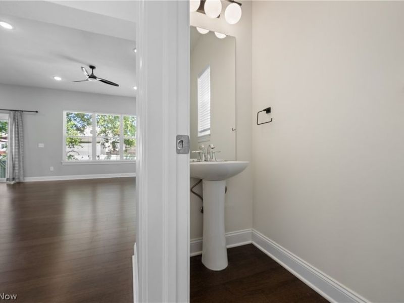 3675 Washington Park Boulevard, Newburgh Heights, OH 44105 Photo 15