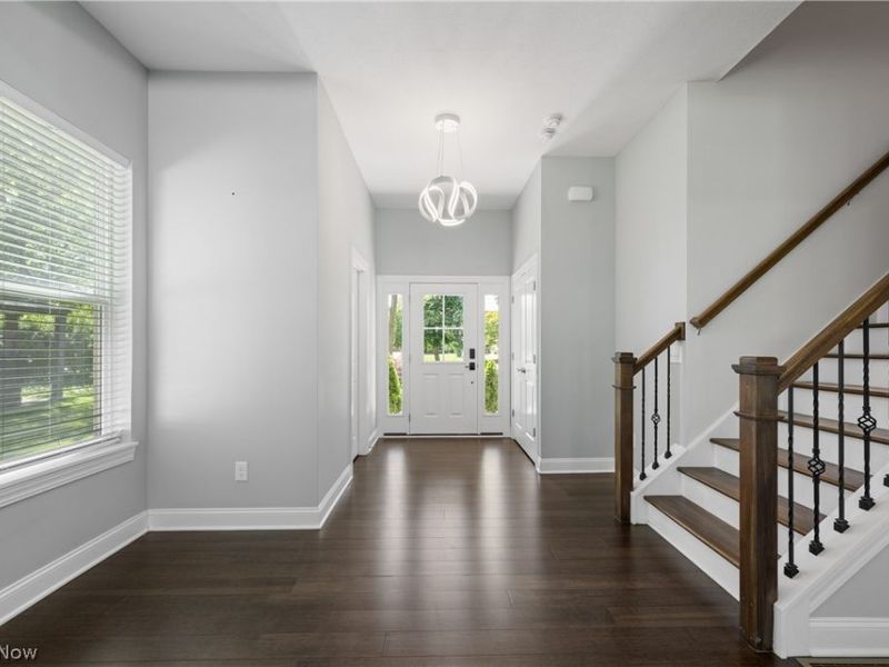 3675 Washington Park Boulevard, Newburgh Heights, OH 44105 Photo 2