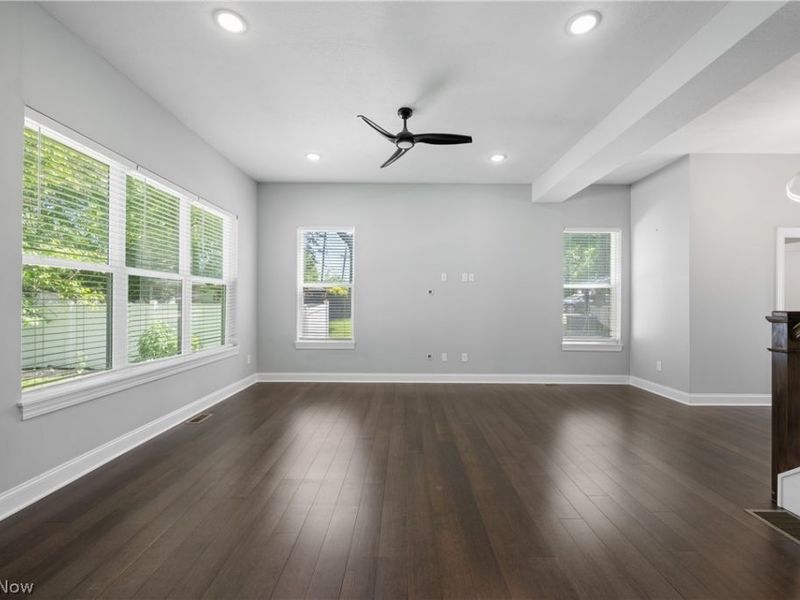 3675 Washington Park Boulevard, Newburgh Heights, OH 44105 Photo 4