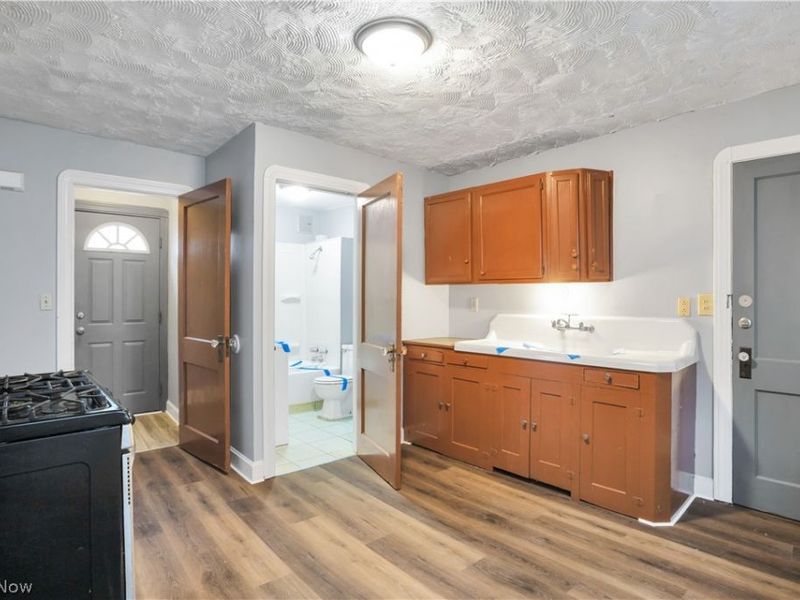 3533 Carlyle Avenue , Cleveland, OH 44109 Photo 13