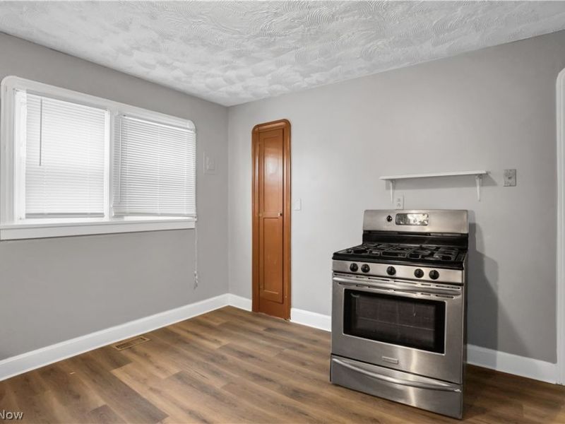 3533 Carlyle Avenue , Cleveland, OH 44109 Photo 15