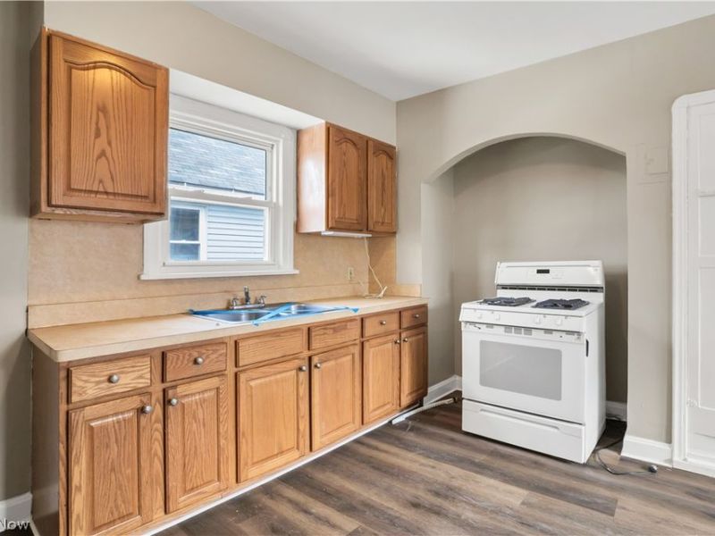 3533 Carlyle Avenue , Cleveland, OH 44109 Photo 21