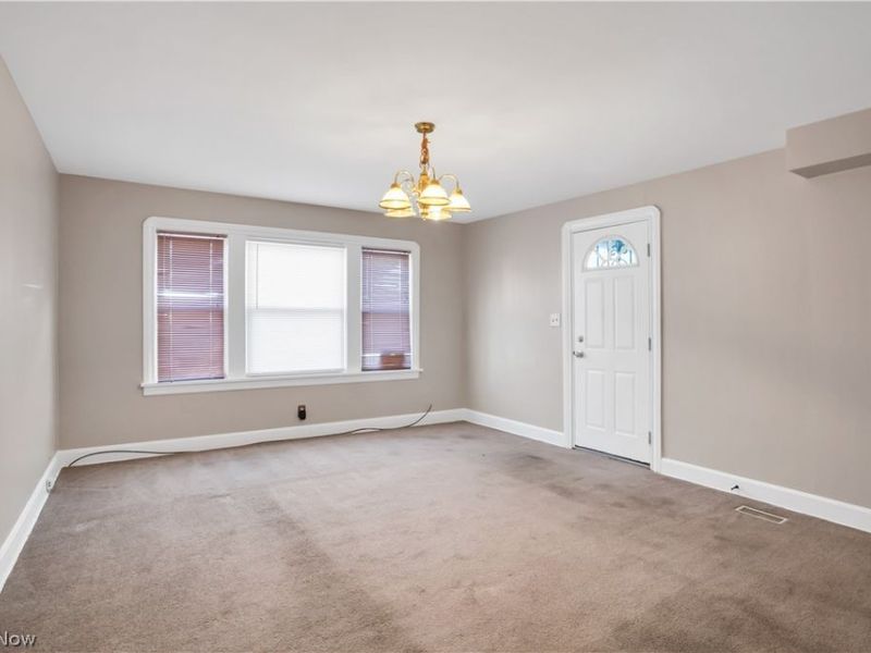 3533 Carlyle Avenue , Cleveland, OH 44109 Photo 4