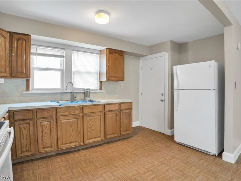 3533 Carlyle Avenue , Cleveland, OH 44109 Photo 7
