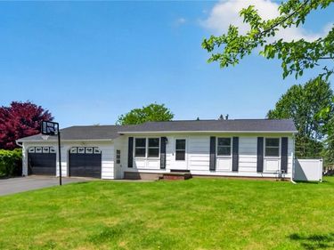 251 Farmview Drive, Macedon, NY 14502