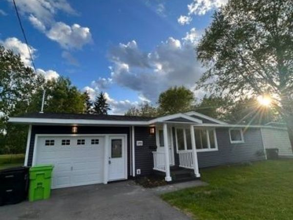 213 Sunflower Drive , Liverpool, NY 13088