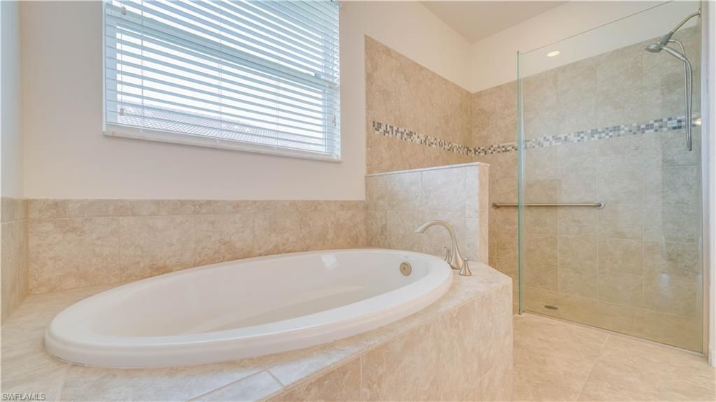 3036 Sunset Pointe Cir, Cape Coral, FL 33914 Photo