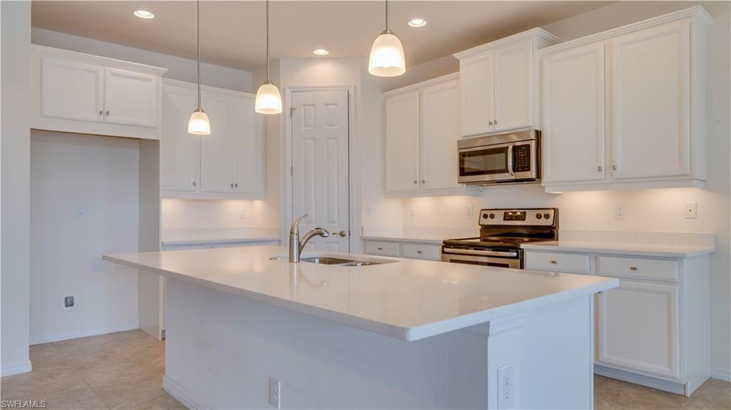 3036 Sunset Pointe Cir, Cape Coral, FL 33914 Photo