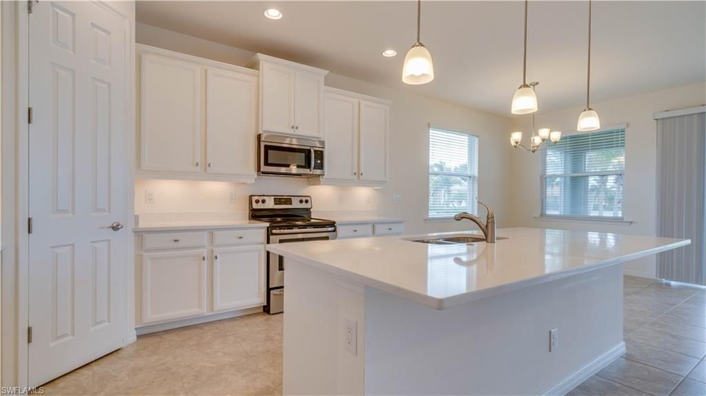 3036 Sunset Pointe Cir, Cape Coral, FL 33914 Photo
